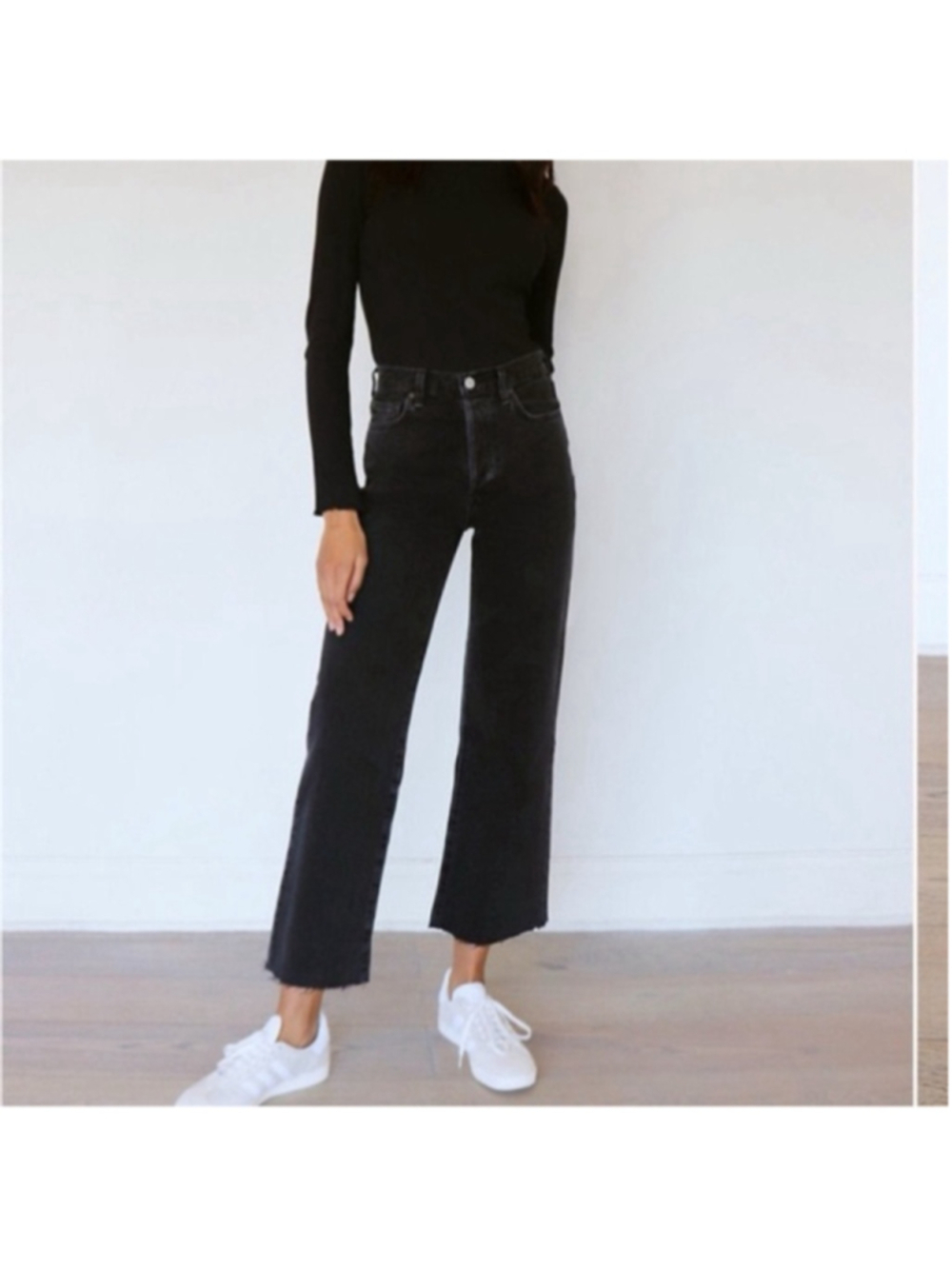 Aritzia Denim Forum The Farrah High Rise Wide Leg frayed hem Jeans 28L sz 23